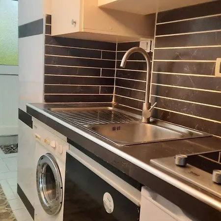 Lovely Apt.0-1 تيرانا